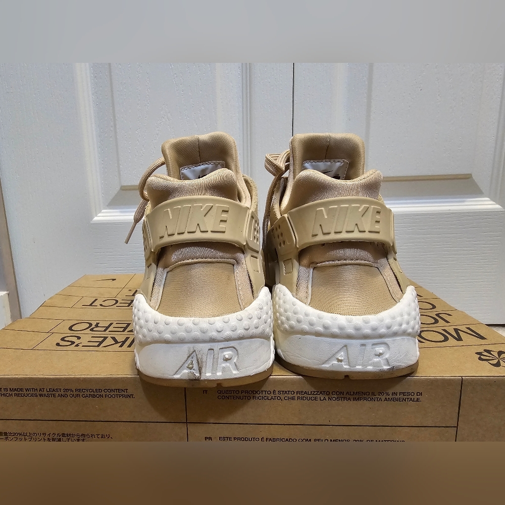 NIKE Huarache Beige Suede US 7.5 W - Picture 3 of 7